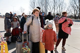 Válka na Ukrajině ukázala, že se k uprchlíkům umíme chovat jinak. Zatím jen k některým